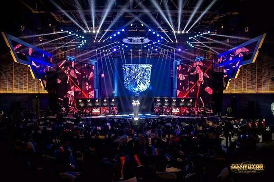 承担着组织 承担着组织